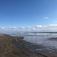 Photo taken at 中下海水浴場 by エリンギ 1. on 1/13/2019