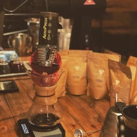 Photo taken at Ounce Coffee &amp;amp; Roastery by Ounce -اونصه on 4/12/2018