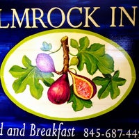 Foto tirada no(a) Elmrock Inn por Kim W. em 2/17/2013