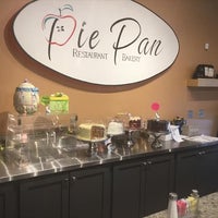 Das Foto wurde bei Pie Pan Restaurant &amp;amp; Bakery von Pie Pan Restaurant &amp;amp; Bakery am 4/9/2018 aufgenommen