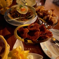 รูปภาพถ่ายที่ Trader Vic&amp;#39;s โดย M. เมื่อ 2/18/2022