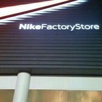 Kenia Lechuguilla Día Nike Factory Store - Tienda de artículos deportivos en Badalona