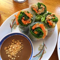 5/2/2017 tarihinde V V.ziyaretçi tarafından Sipz Vegetarian Fusion Café'de çekilen fotoğraf