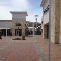 Photo taken at Grand Prairie Premium Outlets by Mohammad on 5/6/2013
