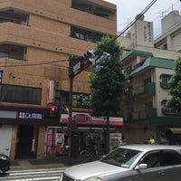 Photo taken at オリジン弁当 沼袋店 by K C. on 7/2/2016