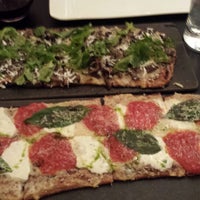 Photo taken at Pizza Vinoteca by dipti p. on 9/22/2014