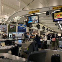 Photo taken at Philippine Airlines Ticket Counter by Winnie F. on 12/3/2020
