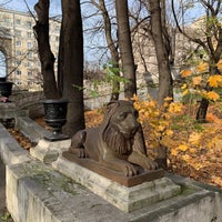 Photo taken at Парк усадьбы Усачёвых — Найдёновых by Vadim G. on 10/26/2021