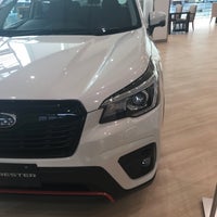 新潟スバル自動車 本社黒埼店 自動車販売店