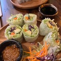 Photo taken at MAGURO Sushi Thai Izakaya Ramen by Rachel on 1/30/2023