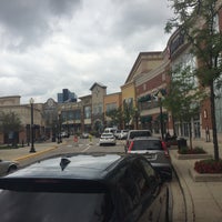 Photo taken at The Streets of Woodfield by Mehmet S. on 7/30/2016