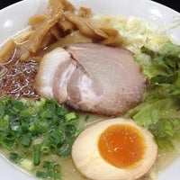 Photo taken at 横浜家系ラーメン 松波家 by Yuya T. on 10/1/2014