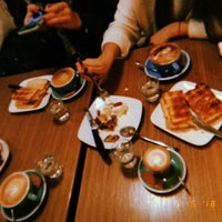 รูปภาพถ่ายที่ Delicious Café โดย Ximena G. เมื่อ 5/15/2018