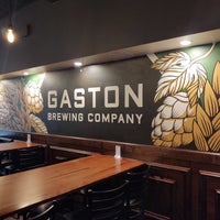 Снимок сделан в Gaston Brewing Co. &amp;amp; Restaurant пользователем Sean T M. 10/28/2022