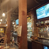 Foto diambil di Pack&amp;#39;s Tavern oleh Sean T M. pada 11/6/2022