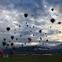 รูปภาพถ่ายที่ International Balloon Fiesta โดย Elizabeth B. เมื่อ 10/9/2018