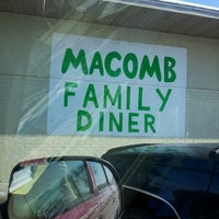 รูปภาพถ่ายที่ Macomb Family Diner โดย Michael H. เมื่อ 2/23/2013