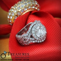 Photo taken at Treasures Jewelry by Treasures Jewelry on 1/22/2016