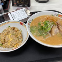 Photo taken at 餃子の王将 放出駅前店 by Shige K. on 10/23/2021