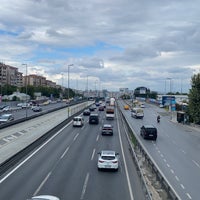 Photo taken at İncirli Metrobüs Durağı by Ozlmm- on 9/5/2022
