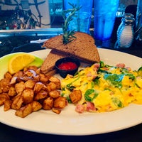 Photo taken at Hash House A Go Go - Plano by Nate M. on 11/4/2018