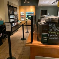 Photo taken at Starbucks by Yuriy R. on 8/20/2019