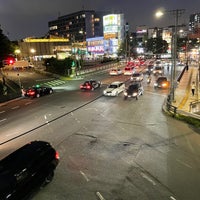 Photo taken at 渋谷区神園町歩道橋 by コミ on 7/21/2022
