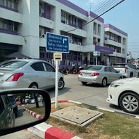 Photo taken at สำนักงานขนส่งกรุงเทพมหานคร พื้นที่ 1 by Neng N. on 3/12/2021
