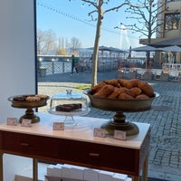 Photo taken at Guillaume Bichet Chocolaterie by Yazeed . on 3/5/2022