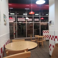 Photo taken at Five Guys by Merve E. on 7/23/2017