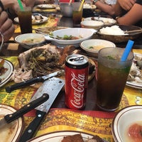 รูปภาพถ่ายที่ Bahay Kubo Restaurant โดย SA👨🏻‍💻 เมื่อ 9/21/2018