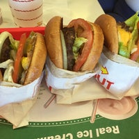 Photo taken at In-N-Out Burger by RBC O. on 8/14/2015