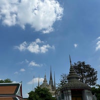 Photo taken at Wat Pho Thai Traditional Medical and Massage School by 🤍PuK🤍 on 12/28/2022