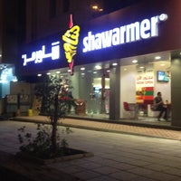 Foto tirada no(a) shawarmer / شاورمر por Mohammad F. em 12/16/2013