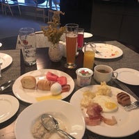 Photo taken at Monk Restaurant by Malyanichૐ T. on 10/5/2018