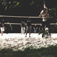 Photo taken at Crystal City Sand Courts by DC Social Sports Club by نَ on 5/9/2019
