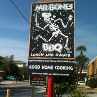 รูปภาพถ่ายที่ Mr. Bones BBQ โดย Jimmy E. เมื่อ 2/25/2013