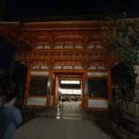 Photo taken at Yasaka Shrine by Xuanjian Y. on 4/27/2024