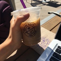 Photo taken at The Coffee Bean &amp;amp; Tea Leaf by Emma L. on 8/29/2018