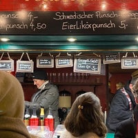 Photo taken at Altwiener Christkindlmarkt by Kai B. on 12/21/2021