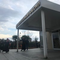 Photo taken at Şişli Evlendirme Dairesi by HER AN HER ŞEY YARIM KALABİLİR. on 12/22/2019