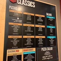 รูปภาพถ่ายที่ MOD Pizza โดย Kiwi เมื่อ 11/13/2018