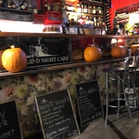 Foto scattata a Long Island Night Café da Jane v. il 10/29/2018
