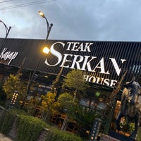 Photo taken at Serkan Et Mangal &amp;amp; Steakhouse by İdris G. on 3/26/2022