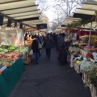 Photo taken at Marché de l&amp;#39;Alma by Spencer on 2/18/2017