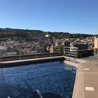 Das Foto wurde bei Hotel Barcelona Universal von D Enni s am 11/28/2017 aufgenommen