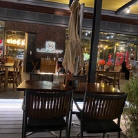 รูปภาพถ่ายที่ Lezzet Turkish Restaurant โดย Julie N. เมื่อ 2/10/2021
