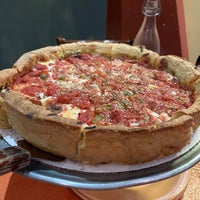 Photo taken at Chicago&amp;#39;s Pizza and Pasta by Ariadna L. on 9/14/2022