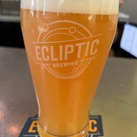 Photo taken at Ecliptic Brewing by Ariadna L. on 11/8/2022