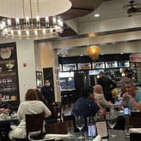 5/20/2021 tarihinde Kevin J.ziyaretçi tarafından Ferraro&amp;#39;s Italian Restaurant &amp;amp; Wine Bar'de çekilen fotoğraf